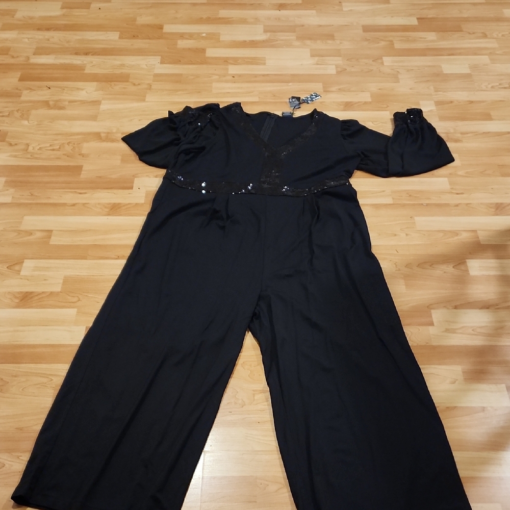 Torrid Sequnce wide leg jumpsuite Size 28 Perfect for The holidays